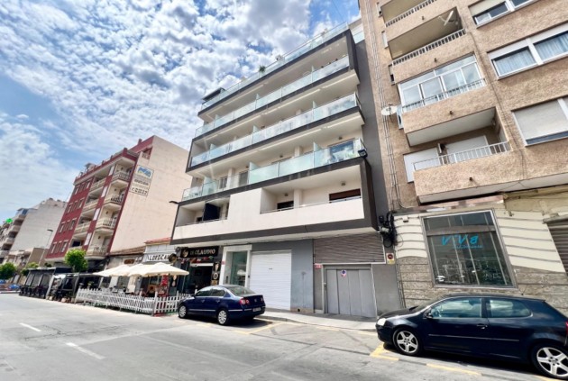 Segunda mano - Apartamento / piso -
Torrevieja - Centro