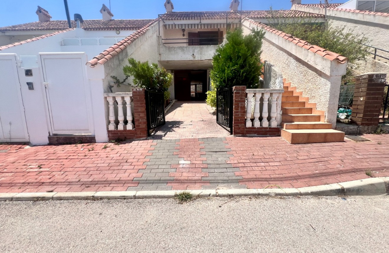 Aus zweiter Hand - Stadthaus -
Torrevieja - Los balcones