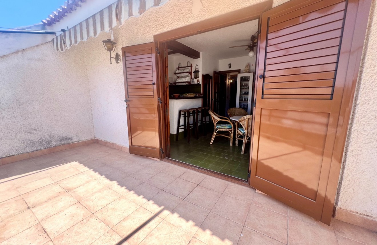 Segunda mano - Adosado -
Torrevieja - Los balcones