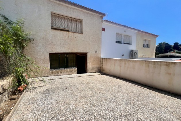 Z drugiej ręki - Kamienica -
Torrevieja - Los balcones