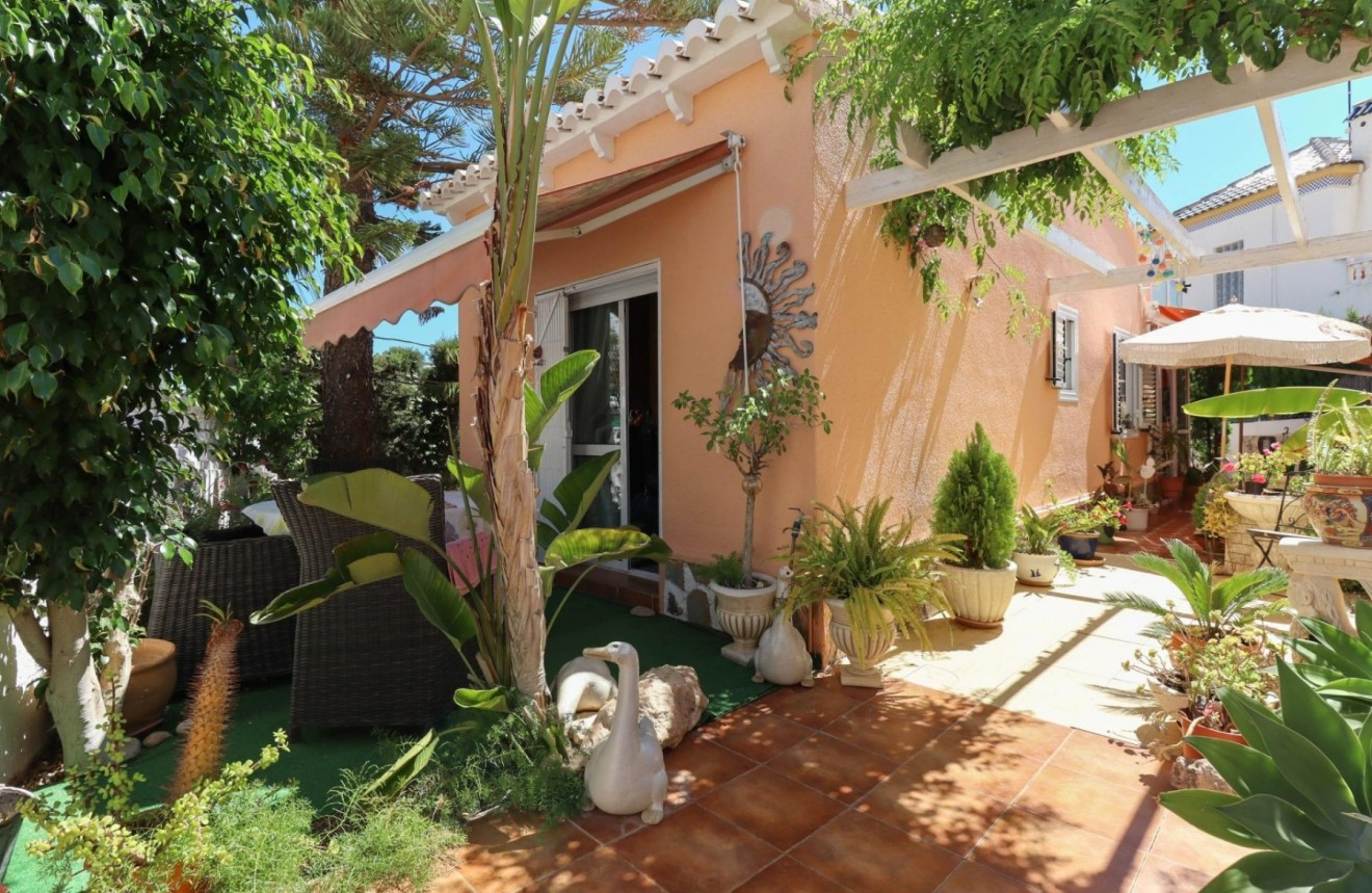 Z drugiej ręki - Bungalow -
Torrevieja - Los balcones