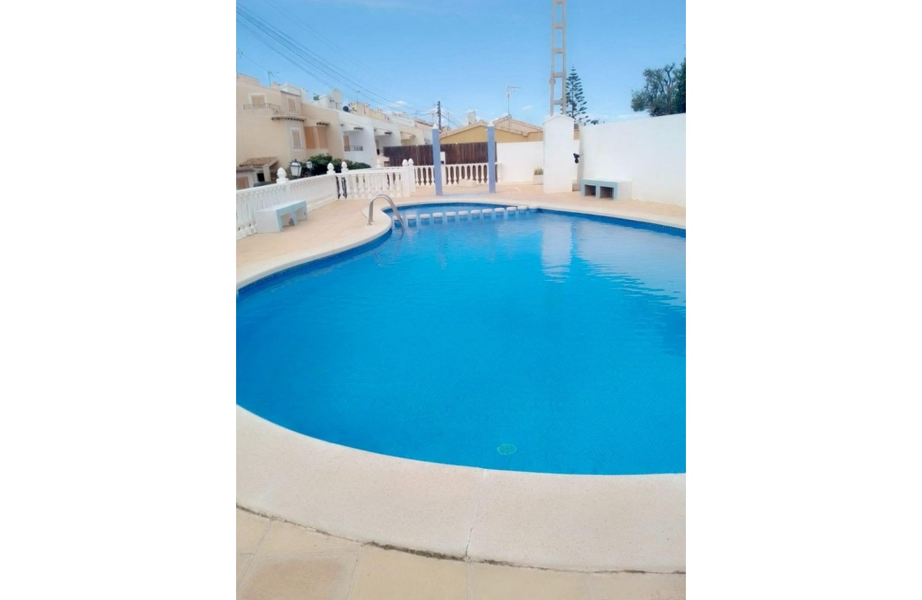 Segunda mano - Bungalow -
Torrevieja - Los balcones