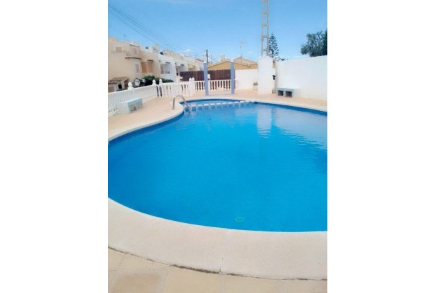 Tweedehands - Bungalow -
Torrevieja - Los balcones