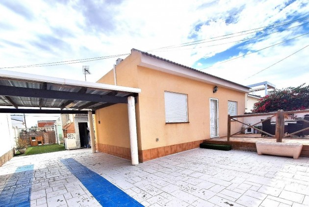 Resale - Chalet -
Torrevieja - El chaparral