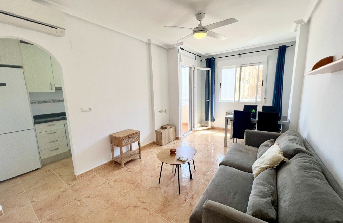 Segunda mano - Apartamento / piso -
Torrevieja - Parque las naciones