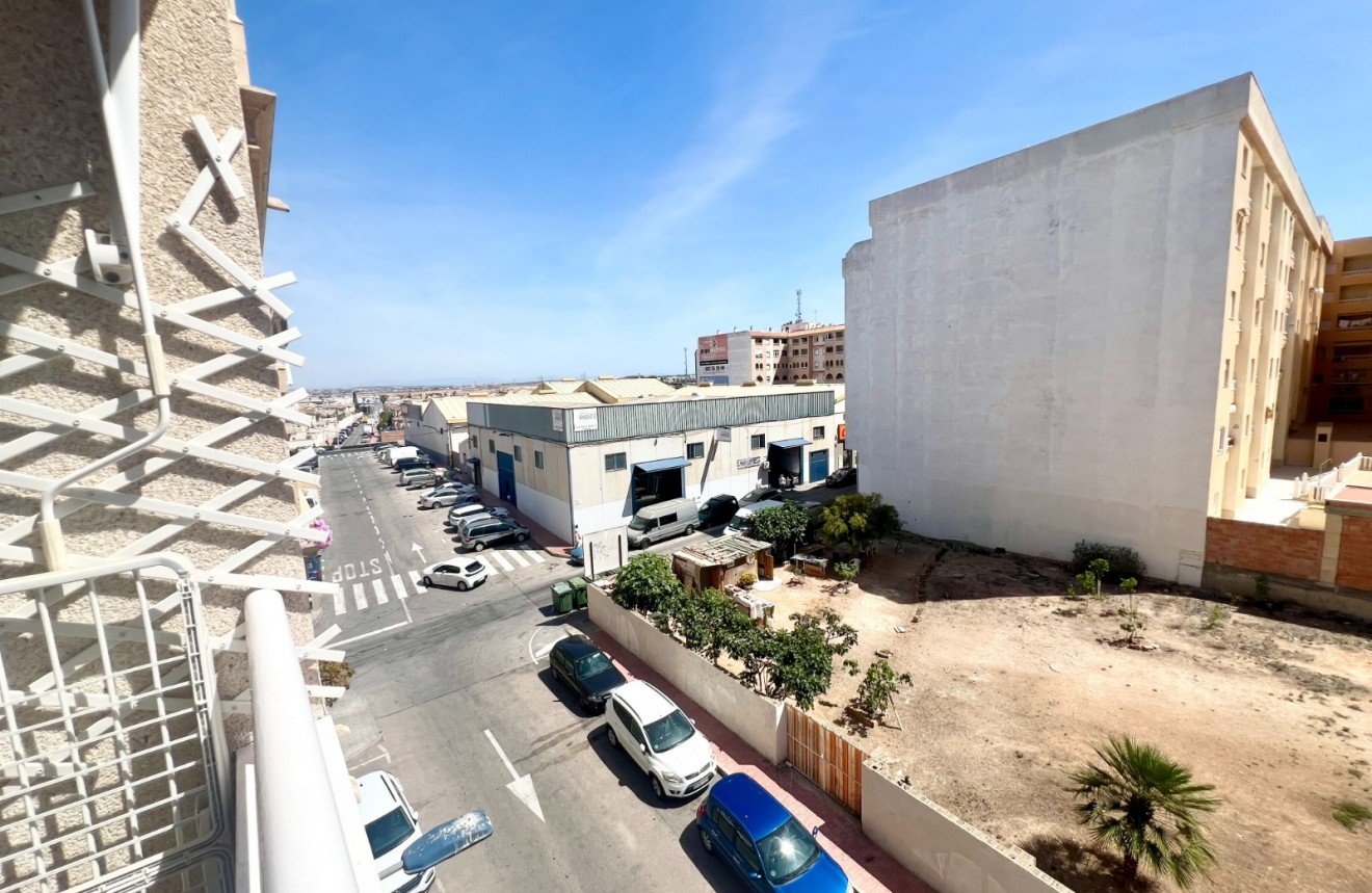 Resale - Apartment / flat -
Torrevieja - Parque las naciones