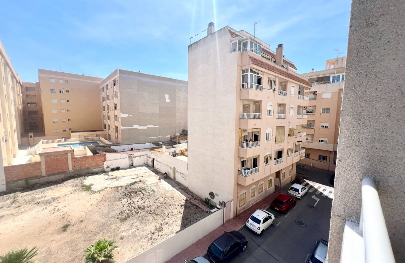 Aus zweiter Hand - Wohnung -
Torrevieja - Parque las naciones