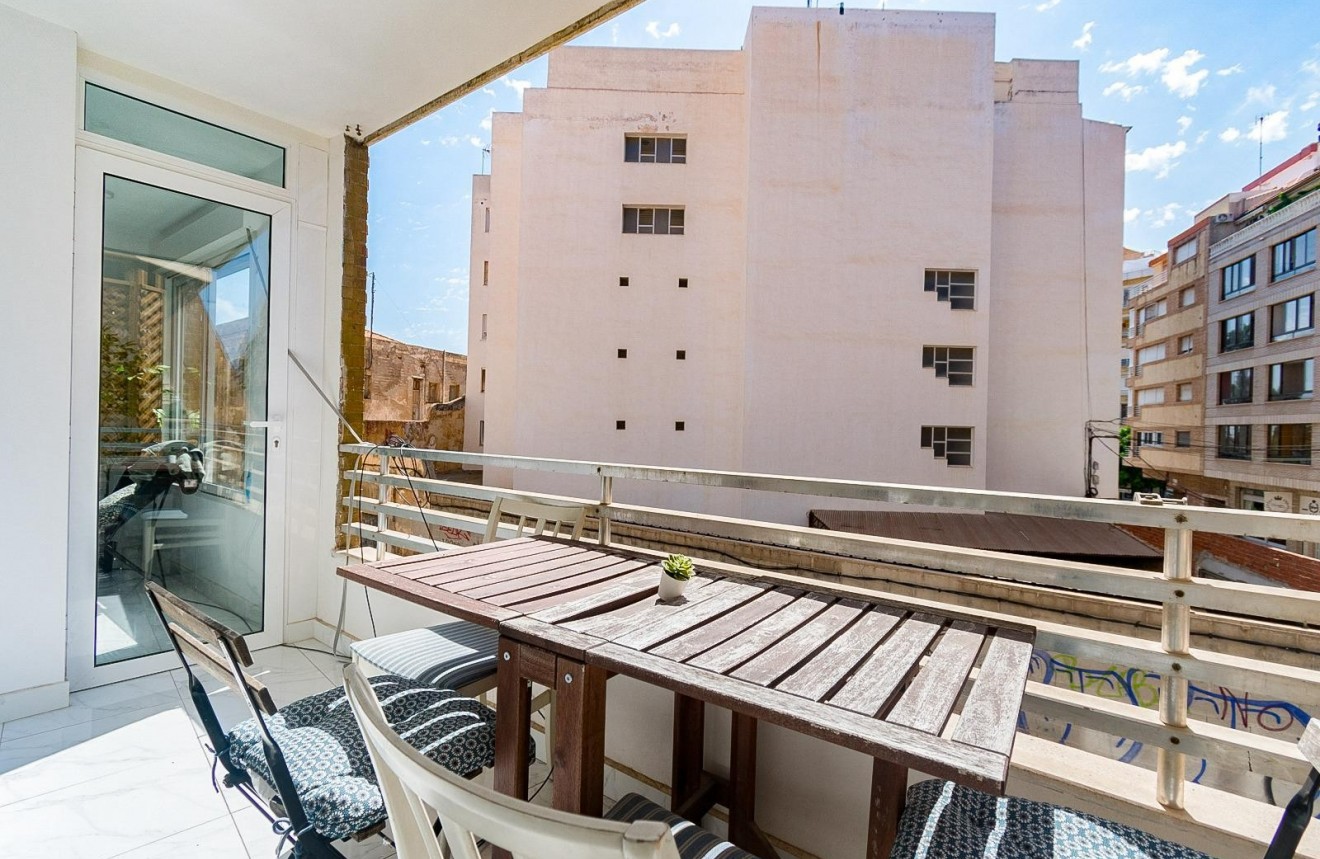 D'occasion - Appartement -
Torrevieja - Centro