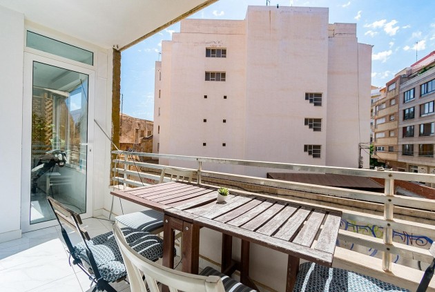 Resale - Apartment / flat -
Torrevieja - Centro