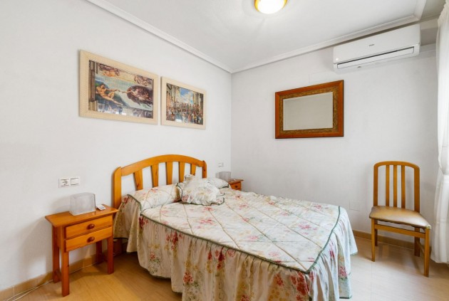 Long Term Rental - Apartment / flat -
Torrevieja - Centro