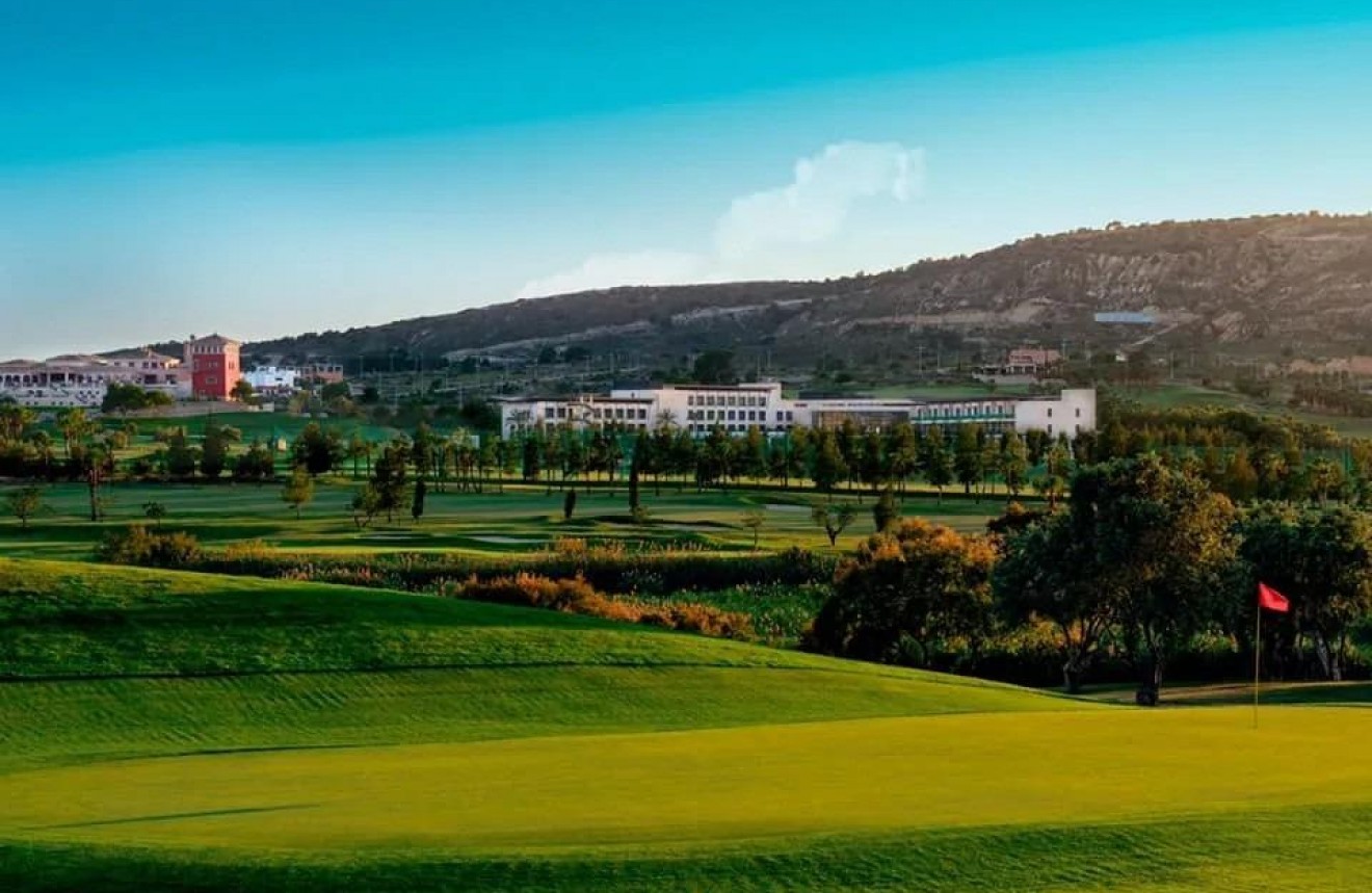 Nowy budynek - Szalet -
Algorfa - La finca golf