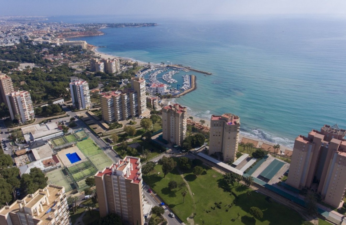 Nowy budynek - Daszek -
Orihuela Costa - Campoamor