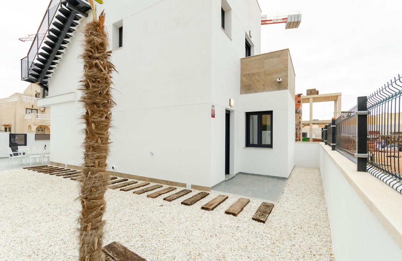 Obra nueva - Chalet -
Torrevieja - Torretas