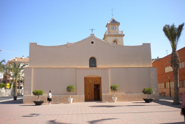 Nowy budynek - Szalet -
Los Montesinos - La herrada