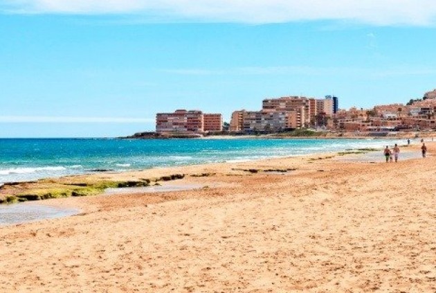 Neue Gebäude - Chalet -
Torrevieja - La Mata