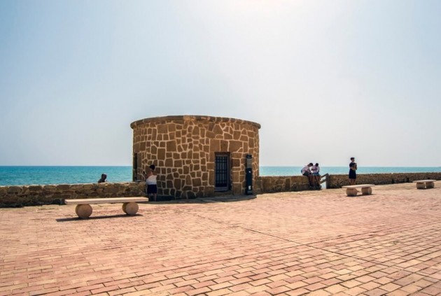 Neue Gebäude - Penthouse -
Torrevieja - La Mata