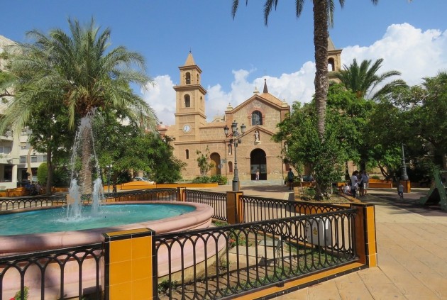 Neue Gebäude - Bungalow -
Torrevieja - Lago Jardin