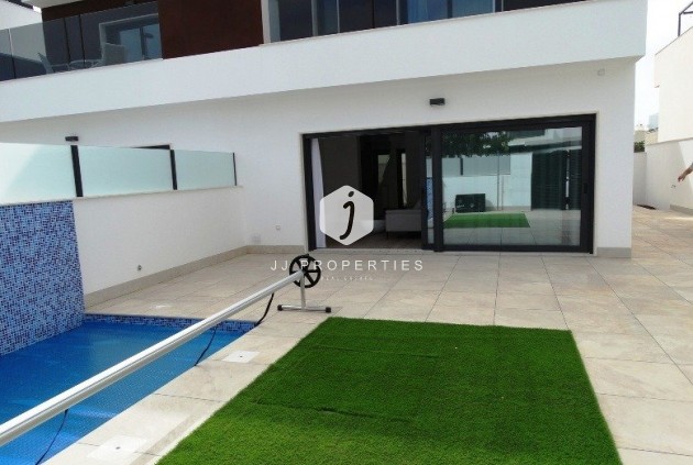 Obra nueva - Chalet -
Pilar de la Horadada - pueblo