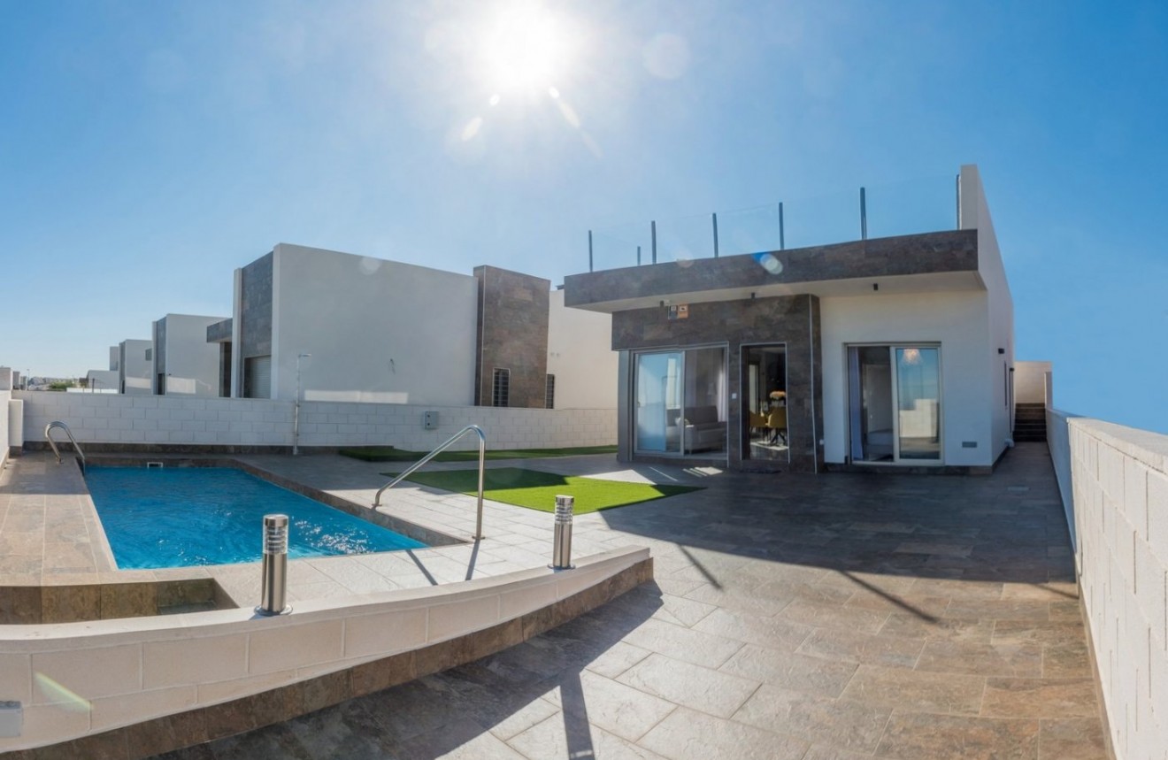 Obra nueva - Chalet -
Orihuela Costa - PAU 8