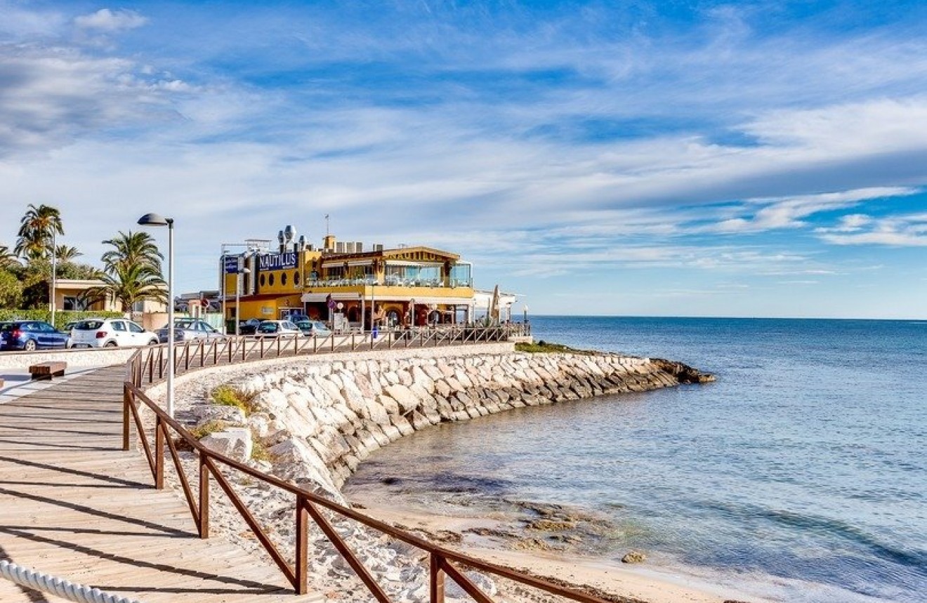 Neue Gebäude - Chalet -
Orihuela Costa - Punta Prima