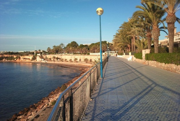 Neue Gebäude - Chalet -
Orihuela Costa - Punta Prima