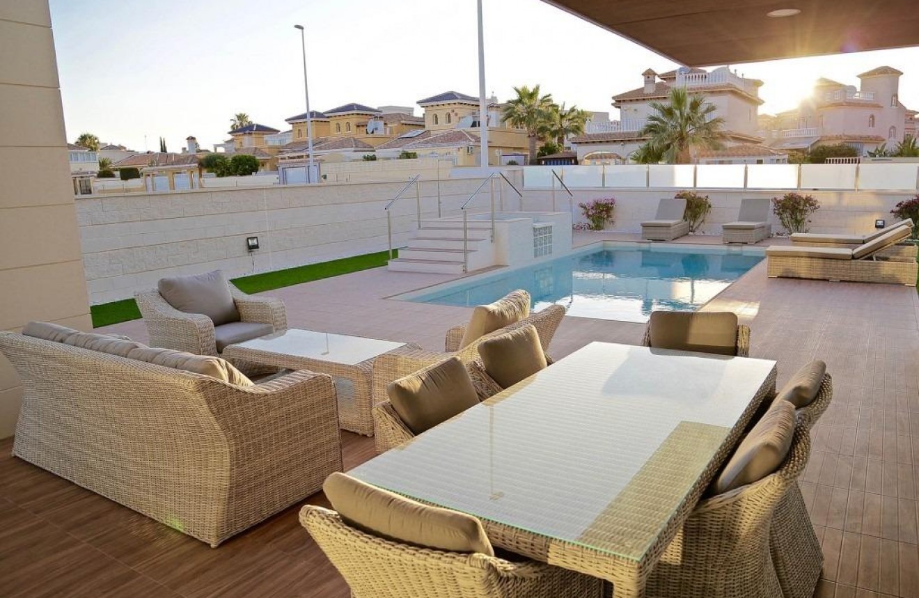 Nieuwbouw Woningen - Chalet -
Orihuela Costa - Campoamor