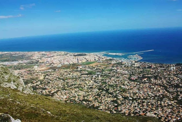 Nowy budynek - Daszek -
Denia - Las Marinas