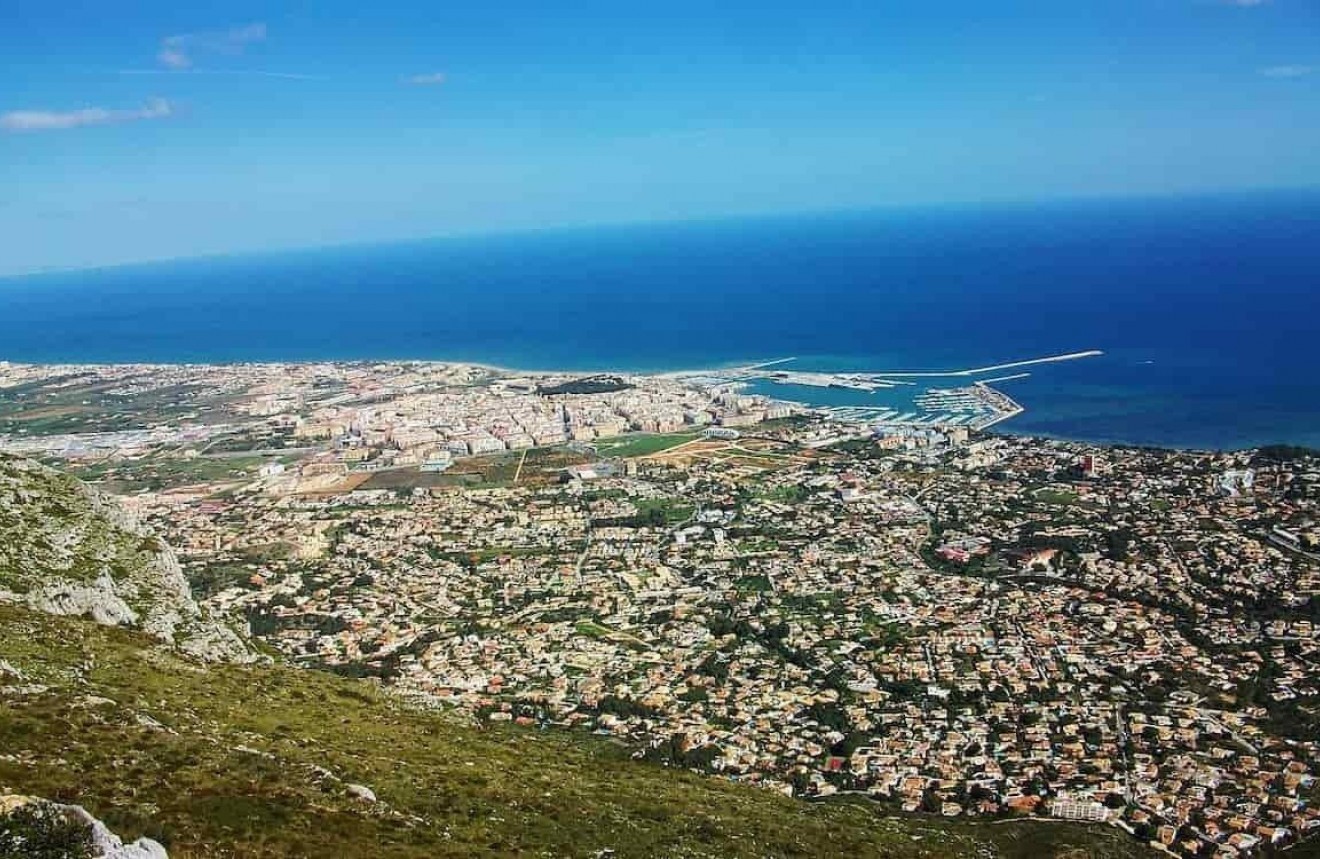 Nowy budynek - Daszek -
Denia - Las Marinas