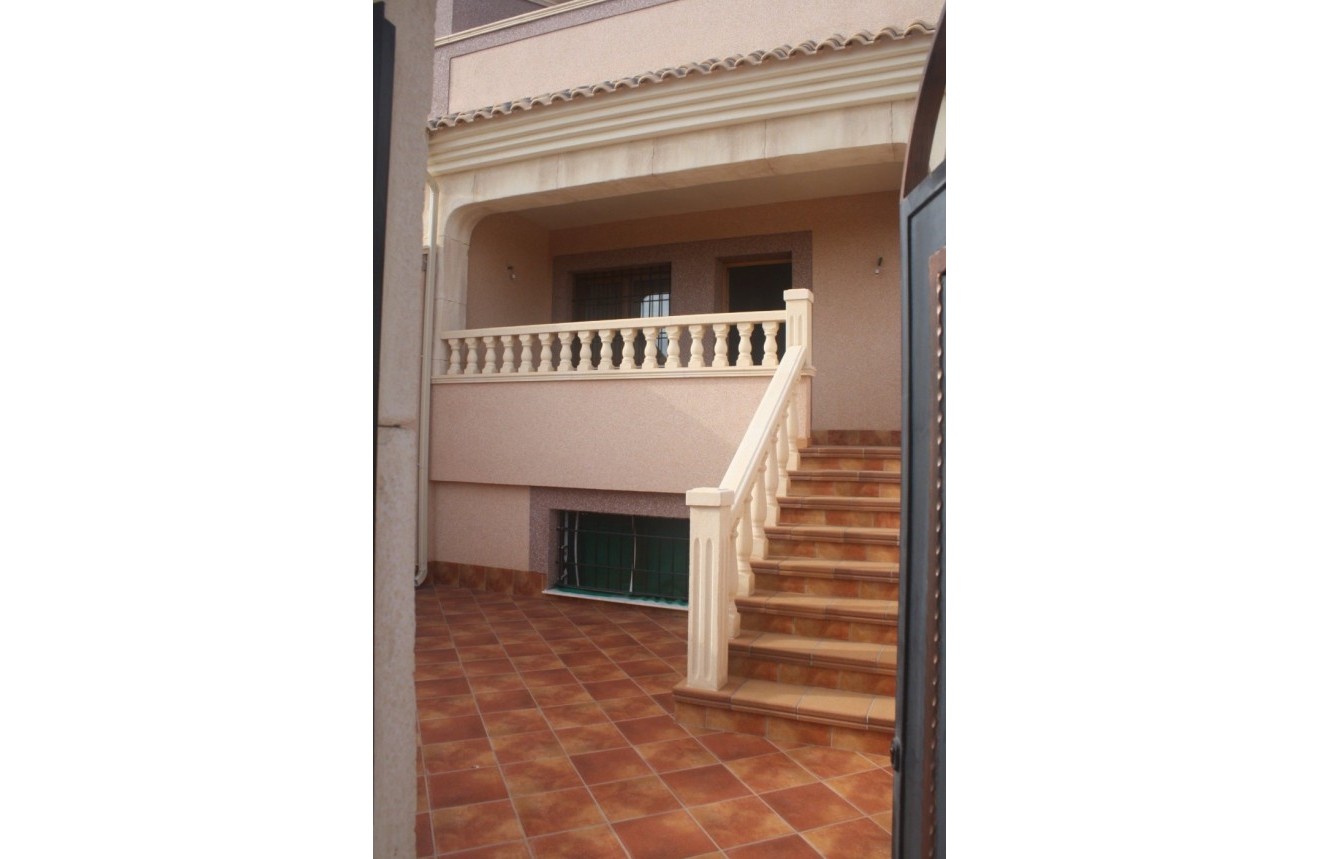 Neue Gebäude - Chalet -
Torrevieja - Los altos