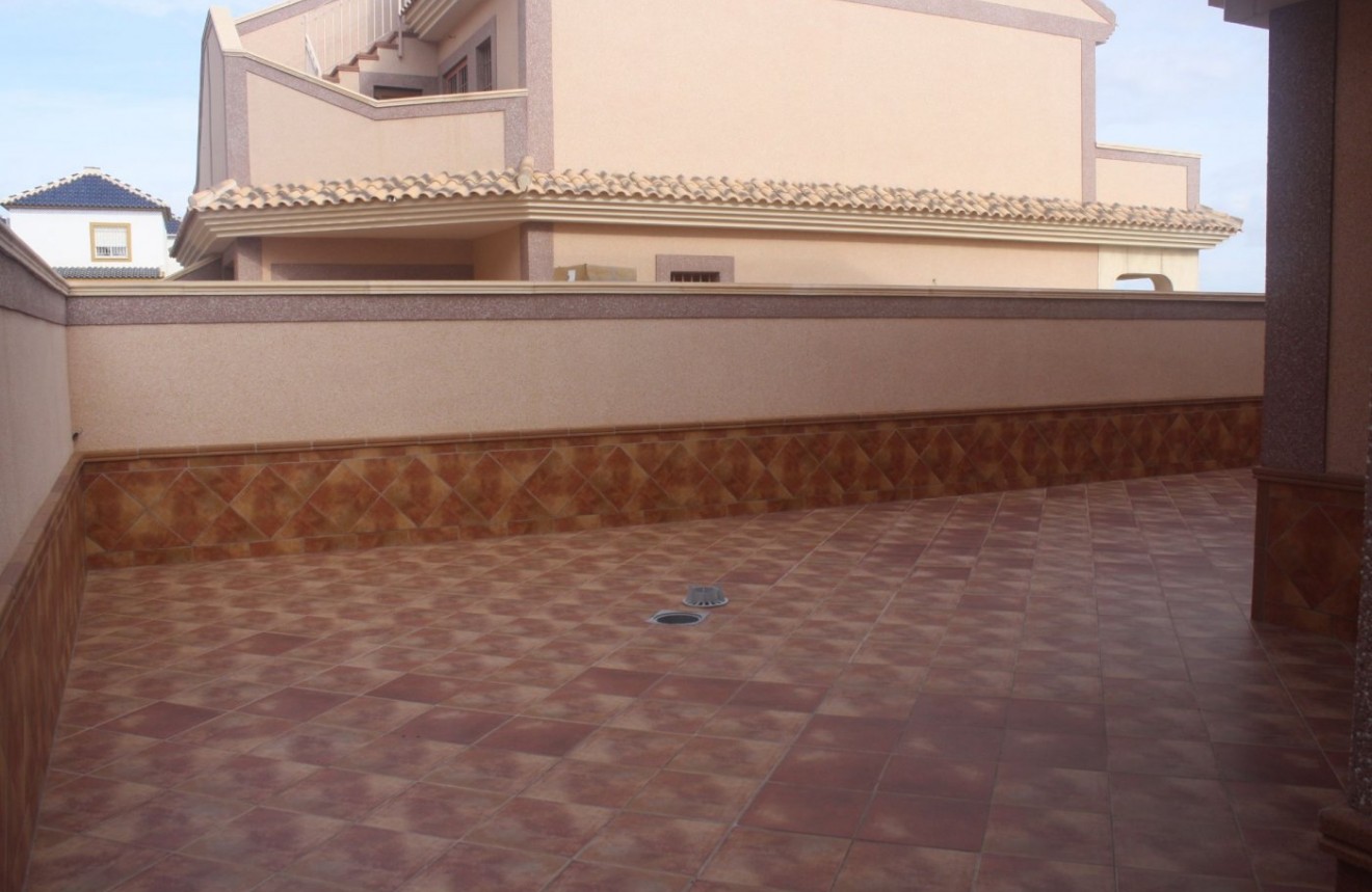 Obra nueva - Chalet -
Torrevieja - Los altos