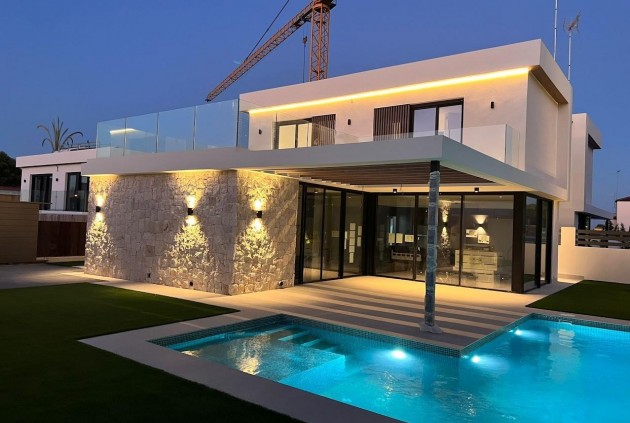 Obra nueva - Chalet -
Orihuela Costa - Montezenia