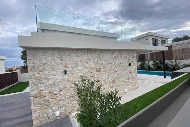 Obra nueva - Chalet -
Orihuela Costa - Montezenia