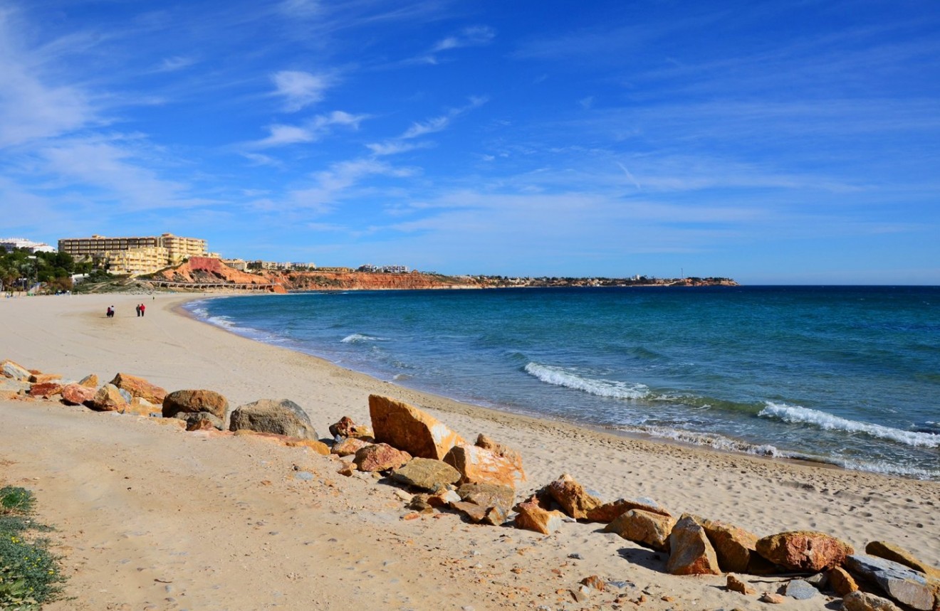 Nowy budynek - Szalet -
Orihuela Costa - Campoamor