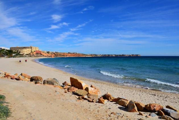 Nowy budynek - Szalet -
Orihuela Costa - Campoamor