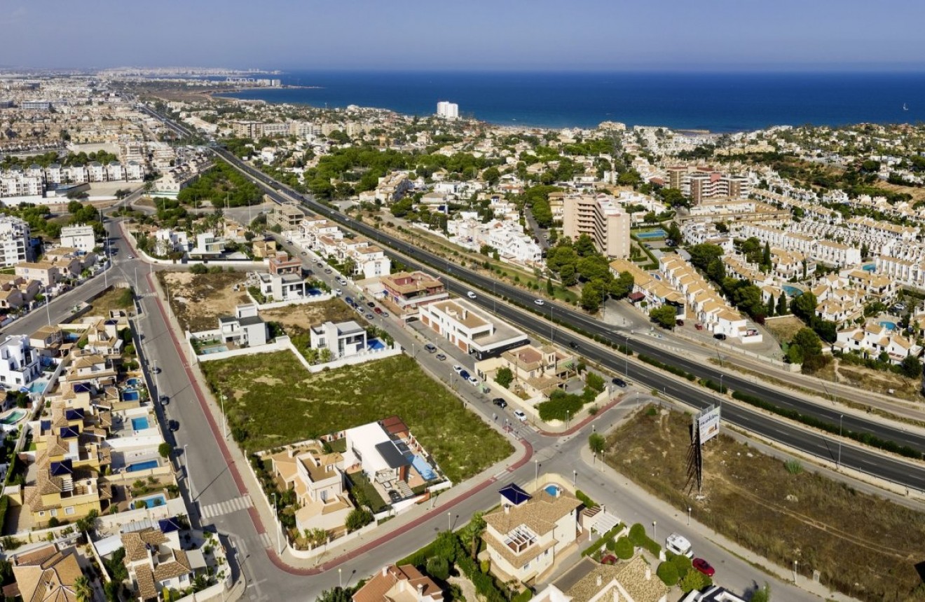 Nowy budynek - Szalet -
Orihuela Costa - La Zenia