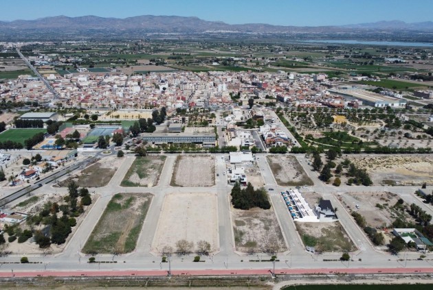 Neue Gebäude - Chalet -
Dolores - polideportivo