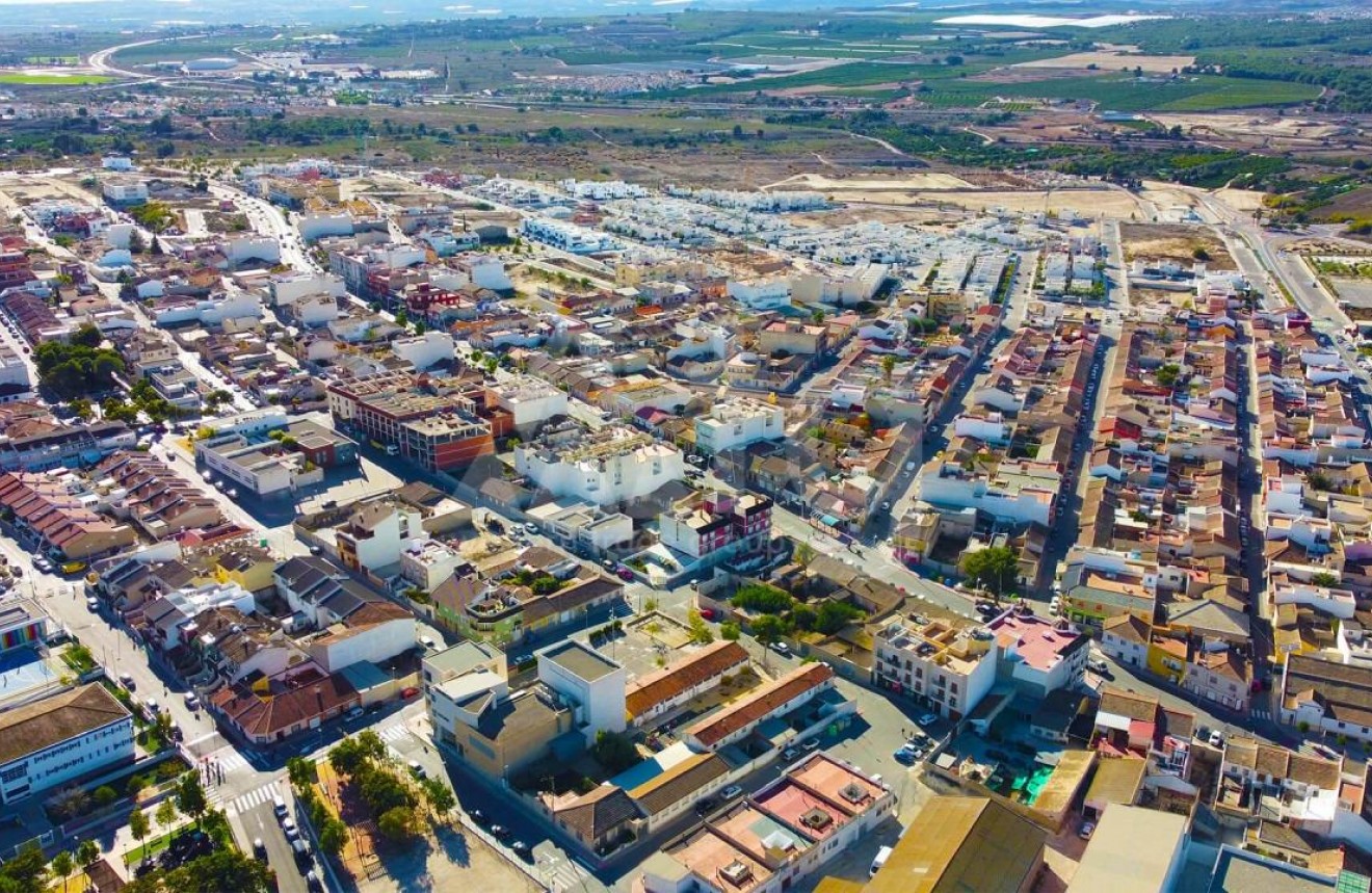 Nowy budynek - Szalet -
Benijofar - Pueblo