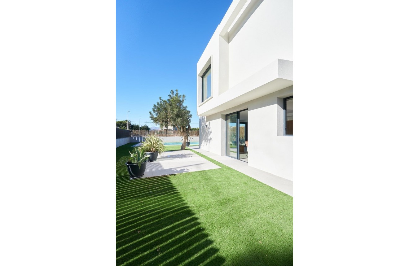 Obra nueva - Chalet -
San Juan Alicante - La Font