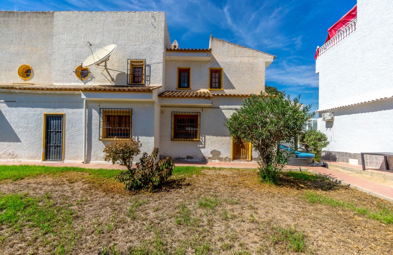 Resale - Chalet -
Torrevieja - Los Balcones - Los Altos del Edén