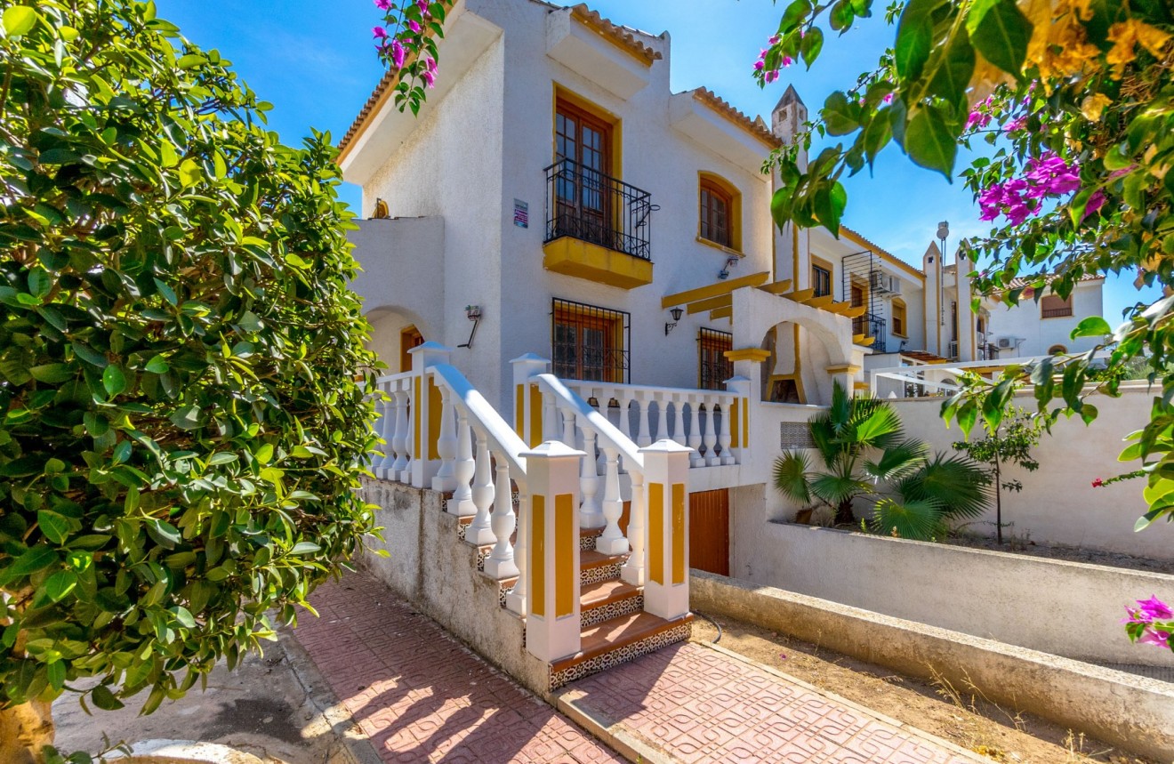 Resale - Chalet -
Torrevieja - Los Balcones - Los Altos del Edén