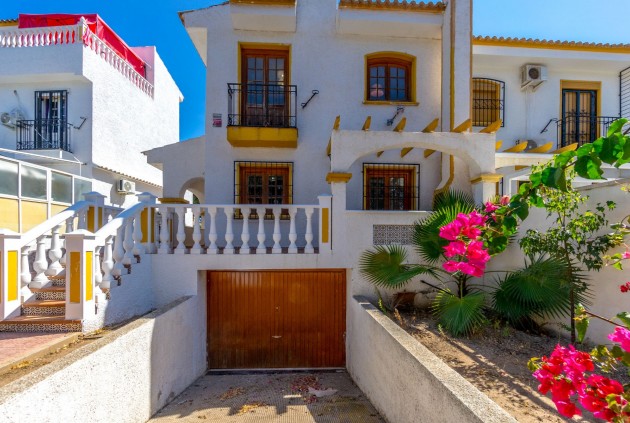 Resale - Chalet -
Torrevieja - Los Balcones - Los Altos del Edén