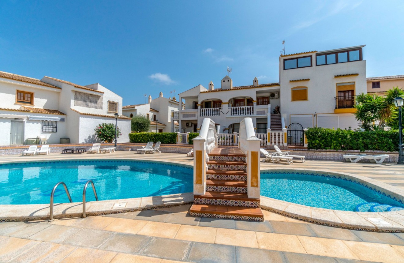 Resale - Chalet -
Torrevieja - Los Balcones - Los Altos del Edén