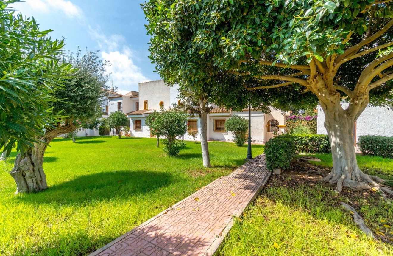 Segunda mano - Chalet -
Torrevieja - Los Balcones - Los Altos del Edén