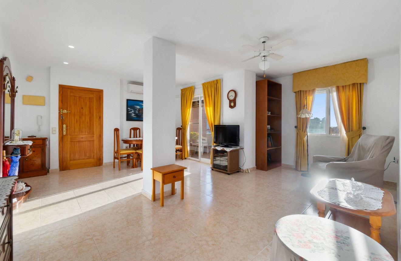 Resale - Apartment / flat -
Torrevieja - Nueva Torrevieja