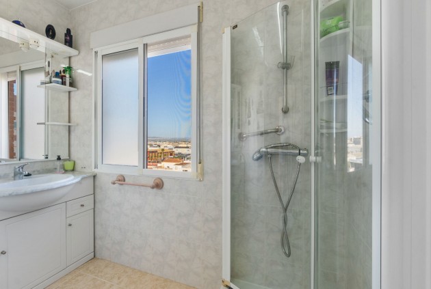 Tweedehands - Appartement / flat -
Torrevieja - Nueva Torrevieja