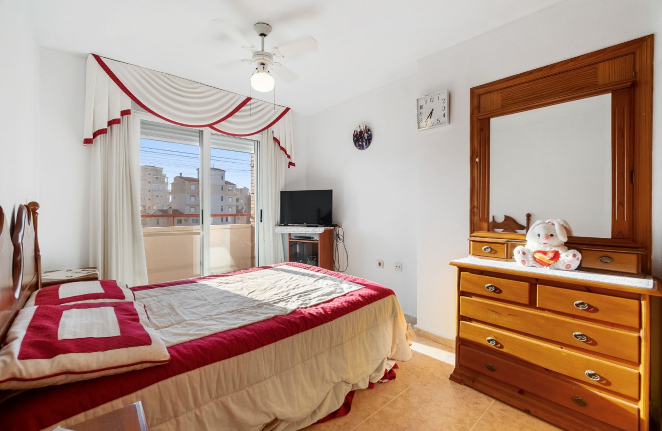 Tweedehands - Appartement / flat -
Torrevieja - Nueva Torrevieja