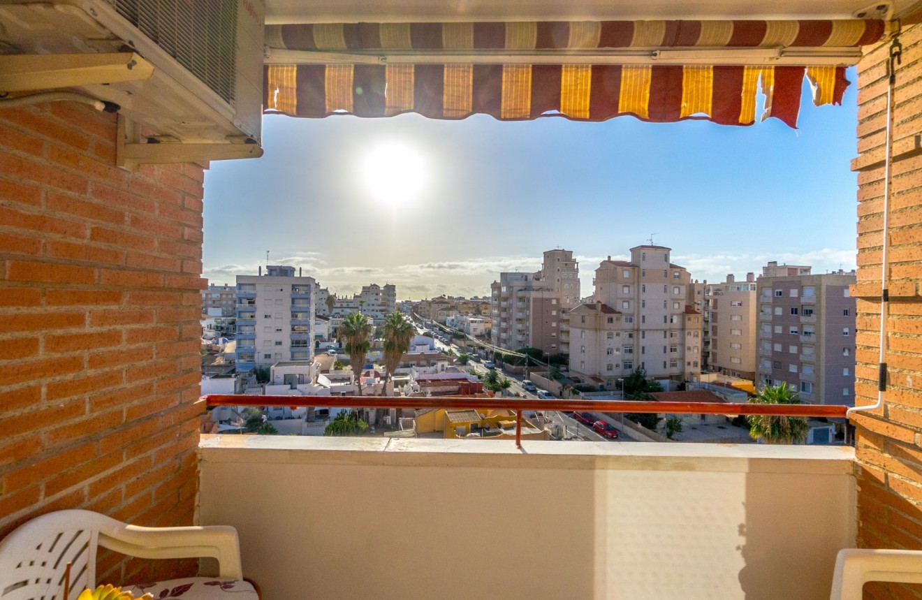 Resale - Apartment / flat -
Torrevieja - Nueva Torrevieja