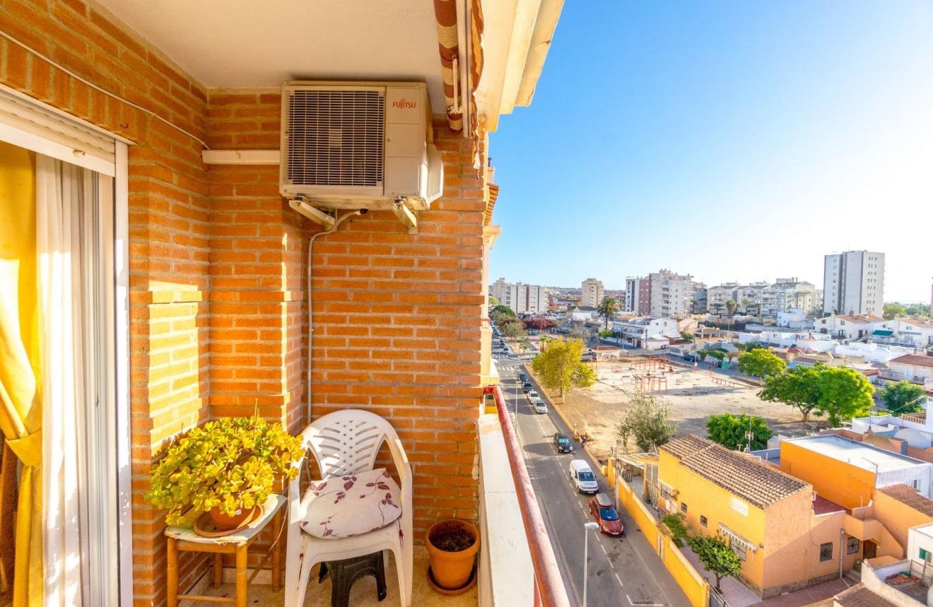 Tweedehands - Appartement / flat -
Torrevieja - Nueva Torrevieja