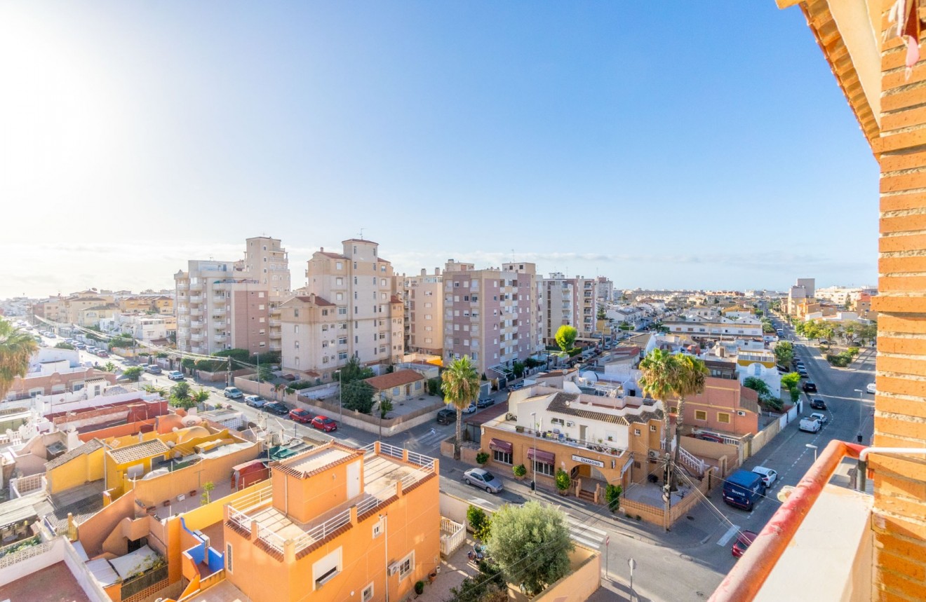 Resale - Apartment / flat -
Torrevieja - Nueva Torrevieja