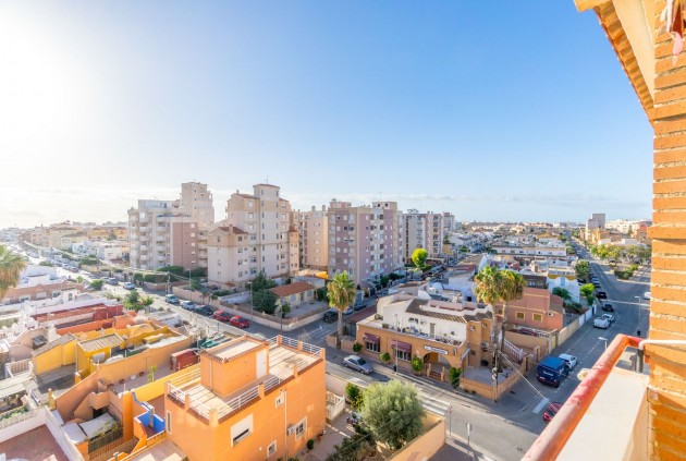 Z drugiej ręki - Mieszkanie w bloku -
Torrevieja - Nueva Torrevieja